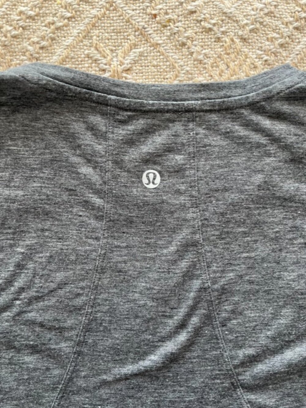 Lululemon All Tied Up Tank Cropped Size 4 Grey Muscle Tank Workout Top - Picture 3 of 3